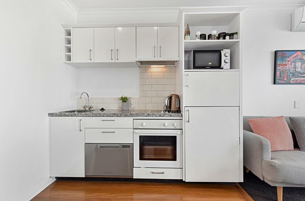 Апартаменты Waterfront Studio 56 Auckland Viaduct Экстерьер фото